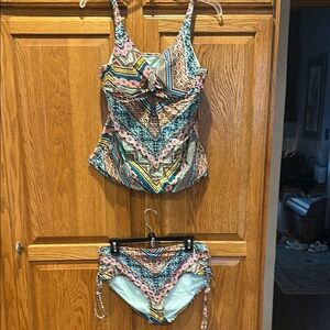 Time and Tru Multicolor Geometric Swim Set